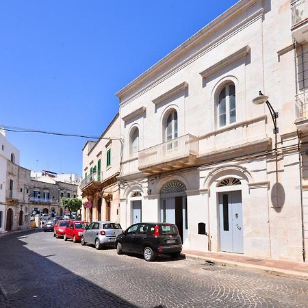 Palazzo Greco - Luxury Apartments With Sea-View أوستوني المظهر الخارجي الصورة