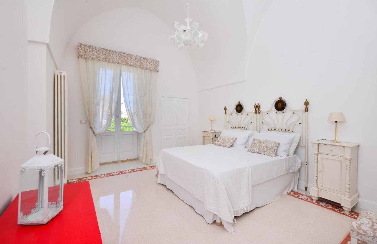 Palazzo Greco - Luxury Apartments With Sea-View أوستوني المظهر الخارجي الصورة