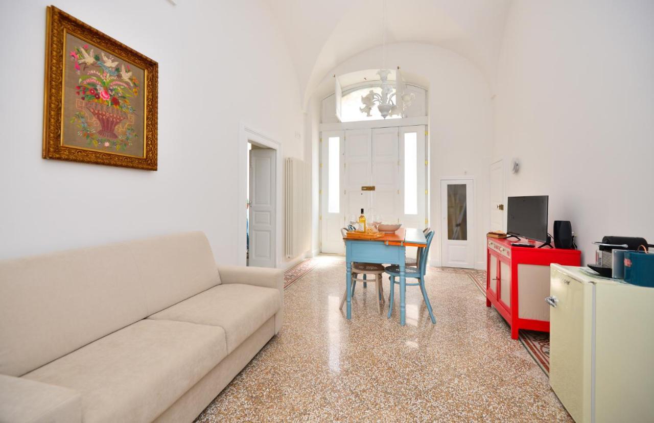 Palazzo Greco - Luxury Apartments With Sea-View أوستوني المظهر الخارجي الصورة
