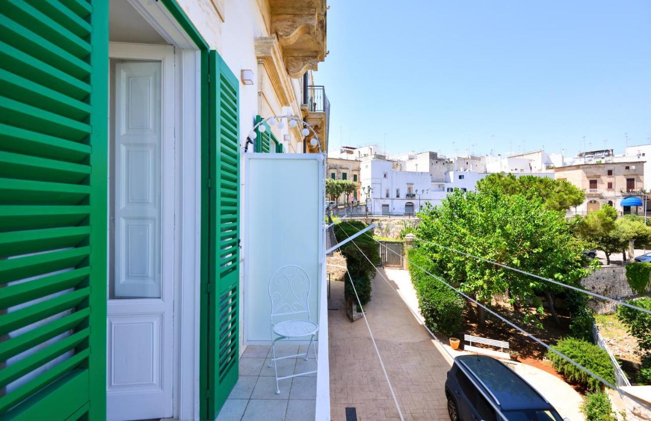 Palazzo Greco - Luxury Apartments With Sea-View أوستوني المظهر الخارجي الصورة
