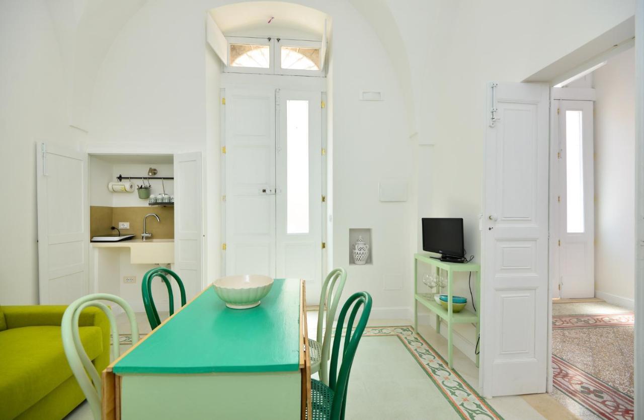 Palazzo Greco - Luxury Apartments With Sea-View أوستوني المظهر الخارجي الصورة