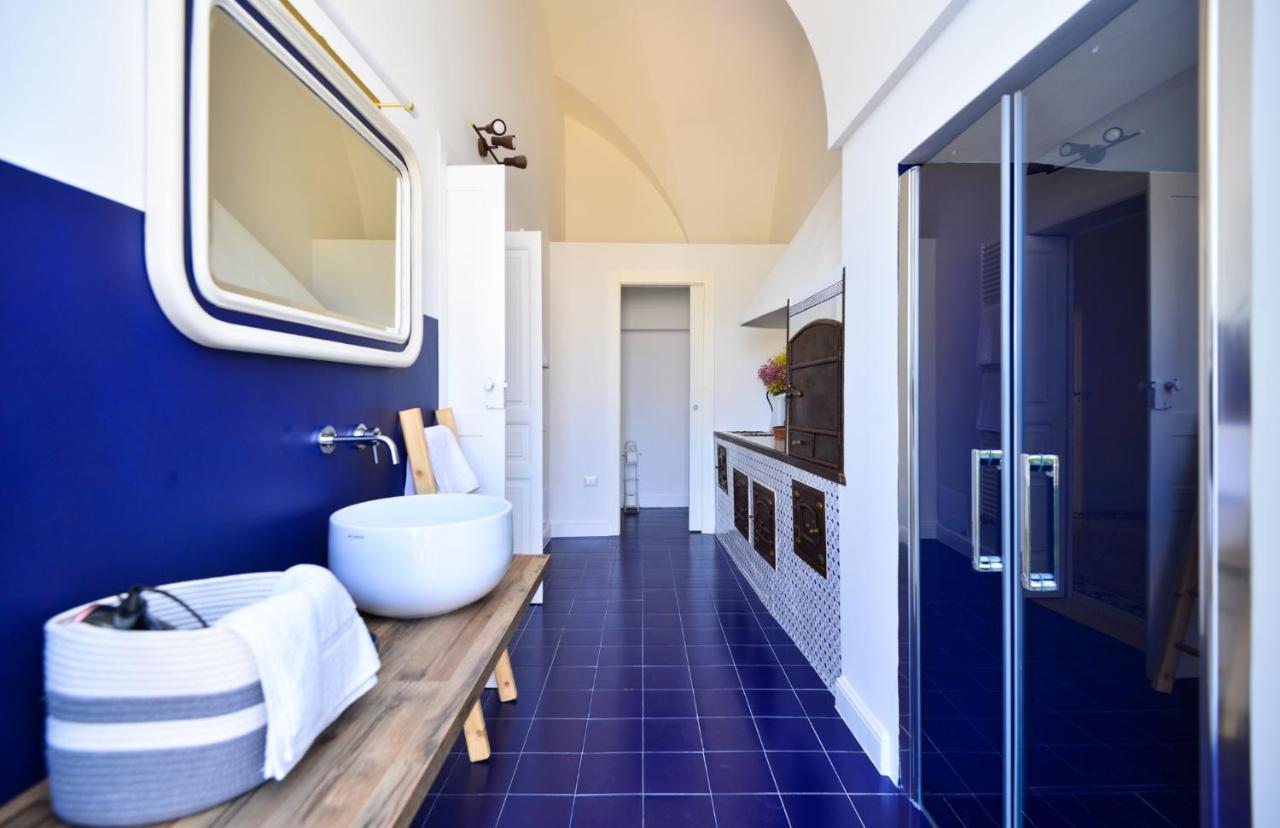 Palazzo Greco - Luxury Apartments With Sea-View أوستوني المظهر الخارجي الصورة