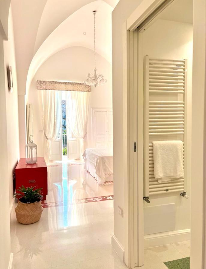 Palazzo Greco - Luxury Apartments With Sea-View أوستوني المظهر الخارجي الصورة